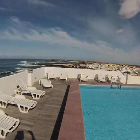 Ocean View Apartman *